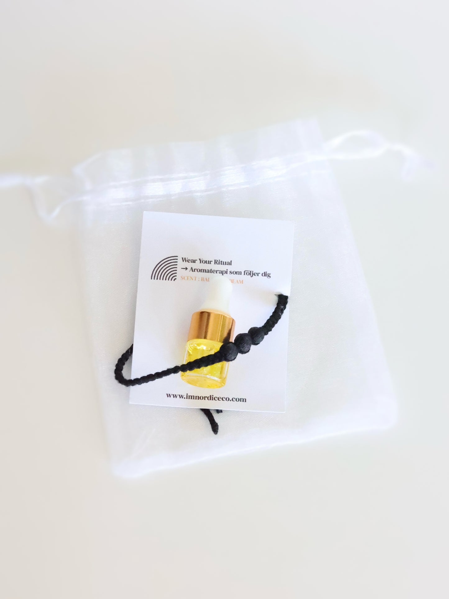 Aromaarmband med lavastenar - Wear your ritual!
