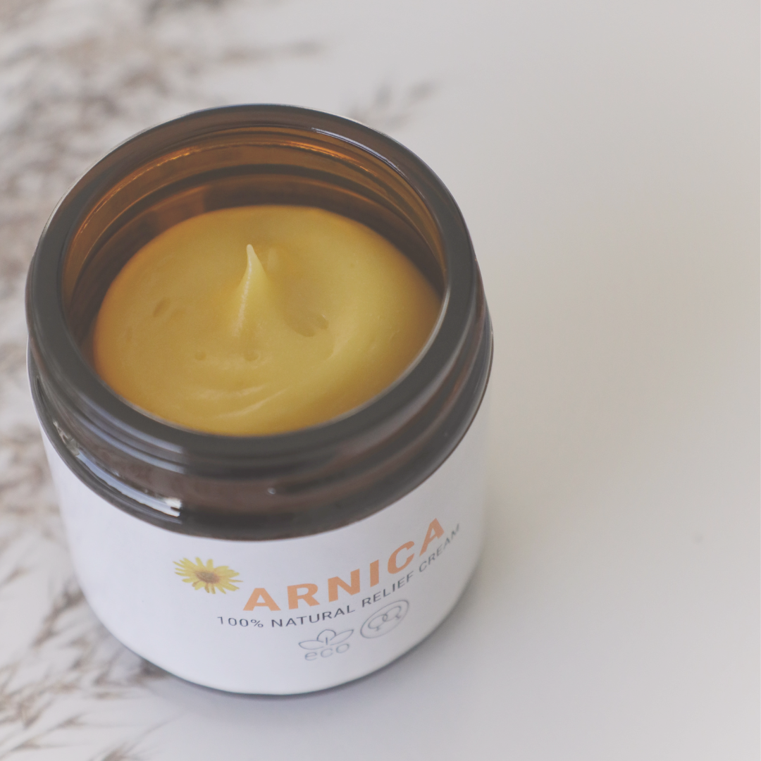 En ljuvligt doftande arnica balm gjord på ekologiska råvaror och innehåller läkeörten arnica som hjälper muskler att slappna av.