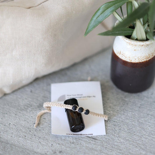 Aromaarmband med lavastenar - Wear your ritual!